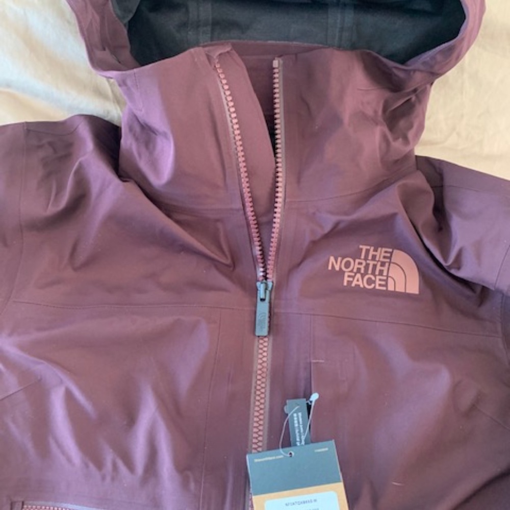 BNWT - Picture 3 of 6